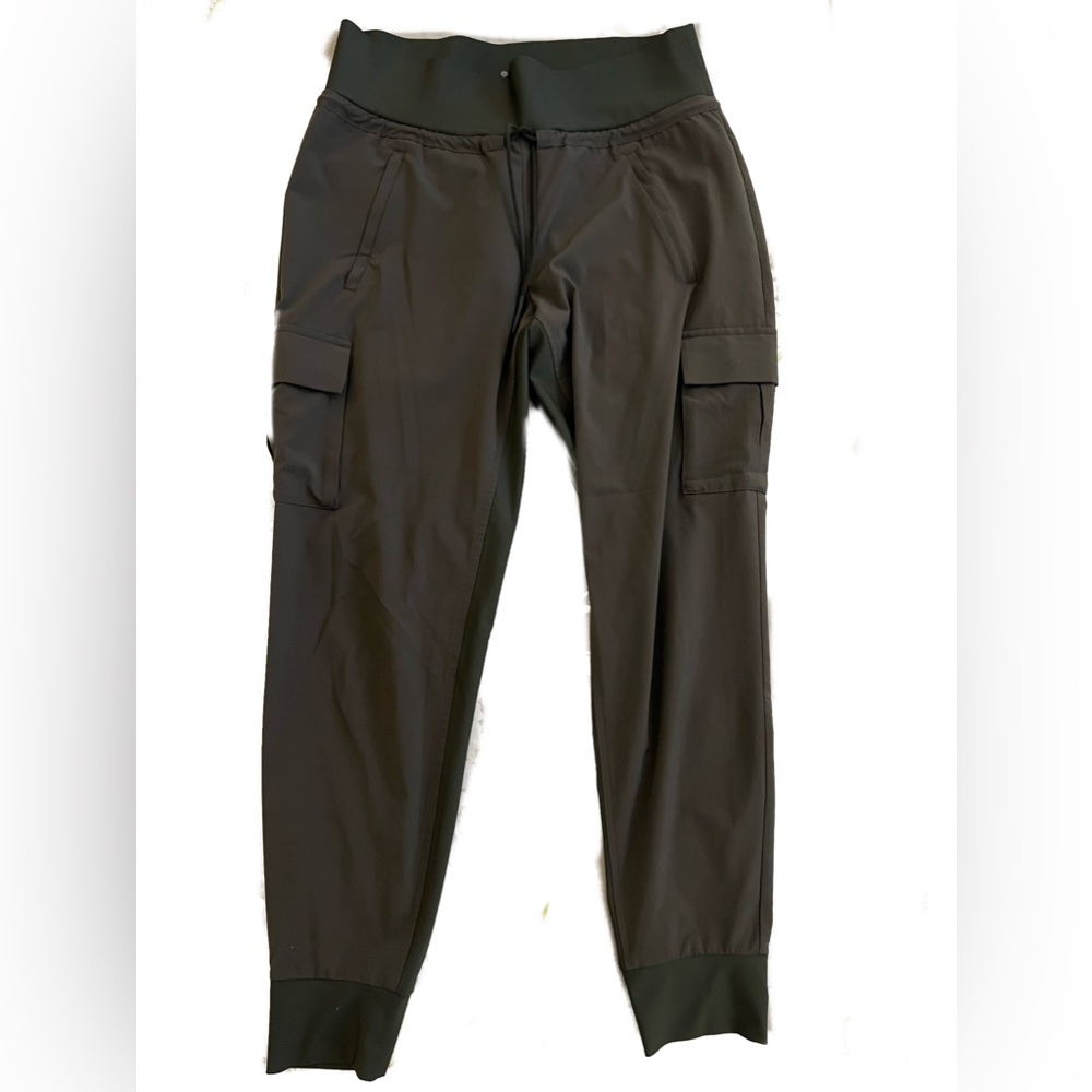 Like New Athleta Army Green Jogger Sz 6